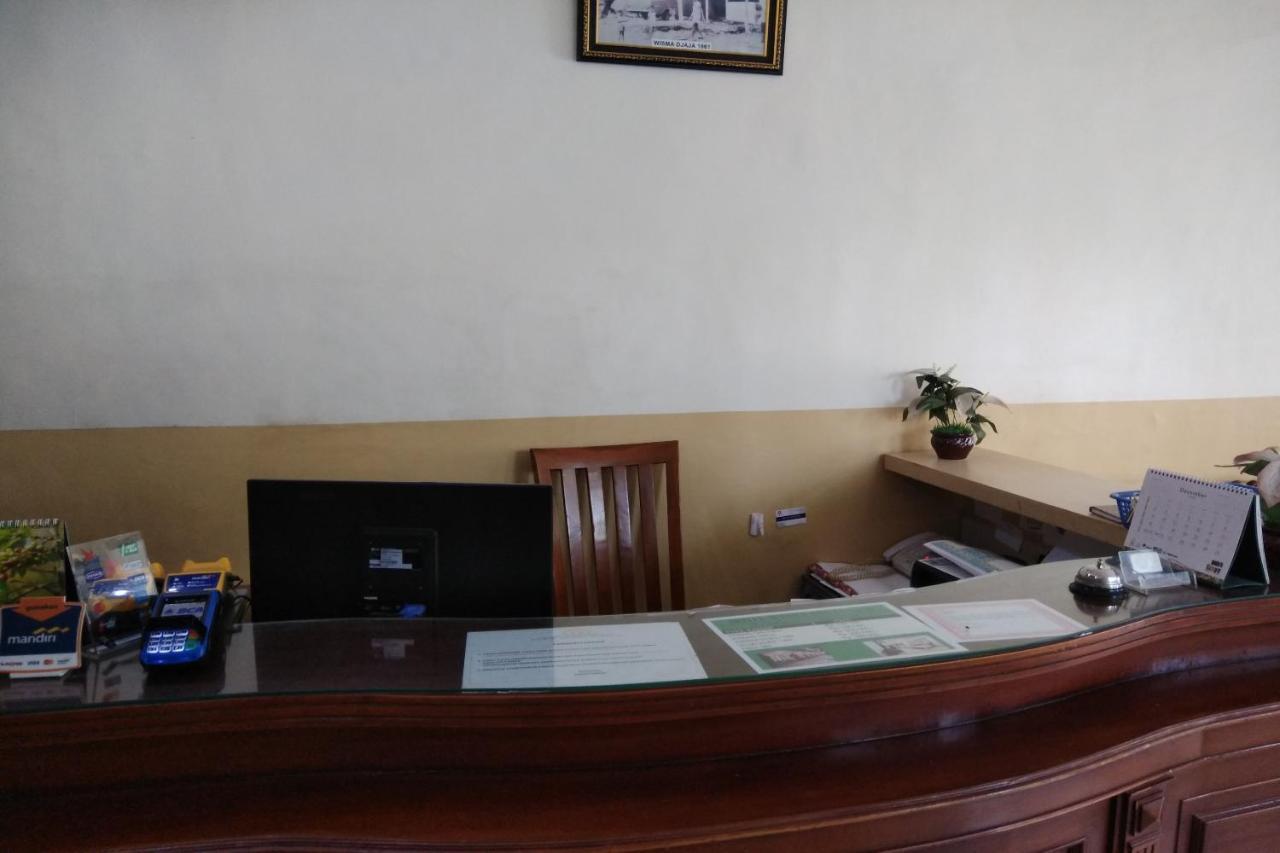 Oyo 2671 Wisma Djaja Syariah Bojonegoro Dış mekan fotoğraf