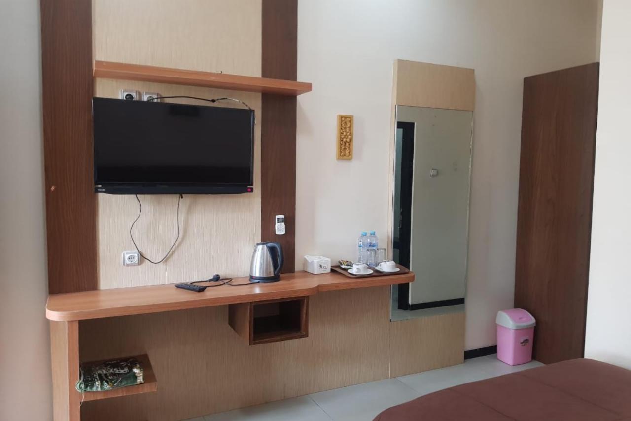 Oyo 2671 Wisma Djaja Syariah Bojonegoro Dış mekan fotoğraf