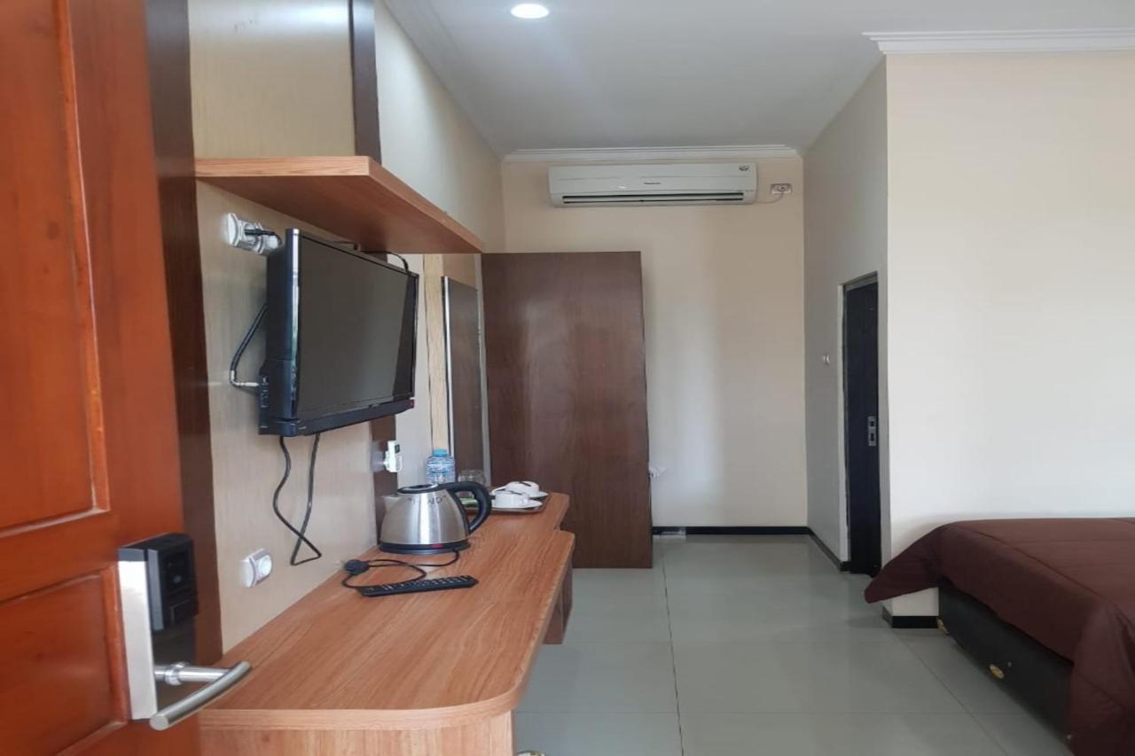 Oyo 2671 Wisma Djaja Syariah Bojonegoro Dış mekan fotoğraf